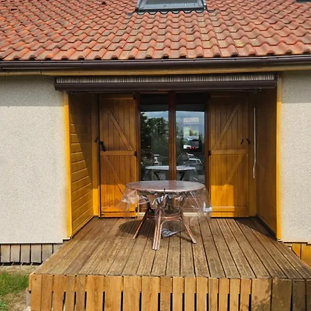 Au Bord Du *